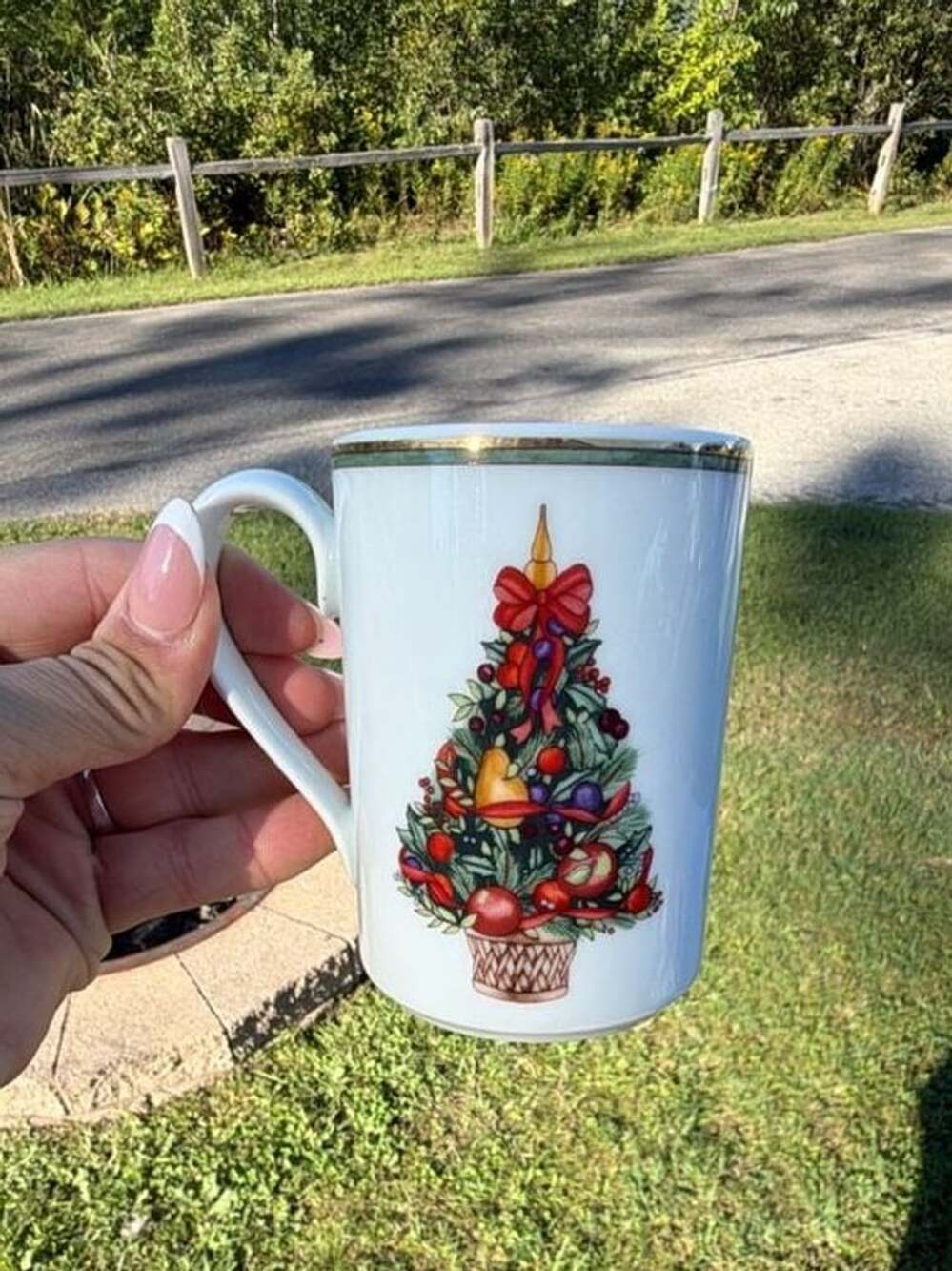 Dansk Nordic Holiday Dinnerware Topiary Christmas Tree Mug with Gold Trim